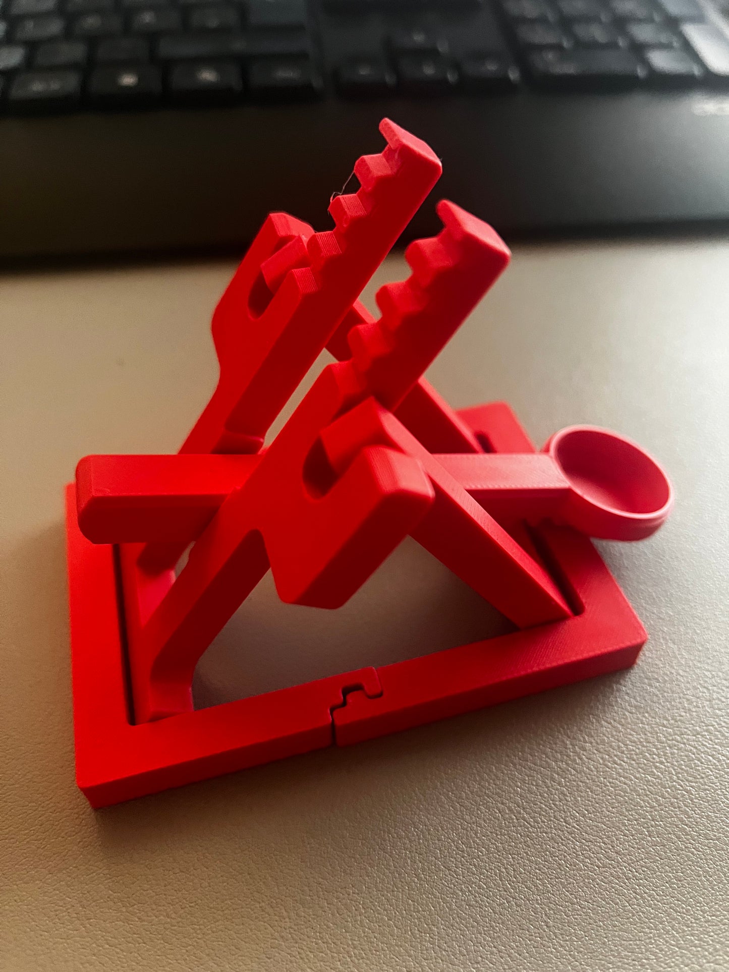 Miniatur Katapult aus umweltfreundlichem 3D Druck – Schreibtisch Gadget, Spielzeug, Geschenk für Alle, Büro Deko, verschiedene Farben, FyDa