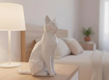 Low-Poly Katze sitzend in Weiß
